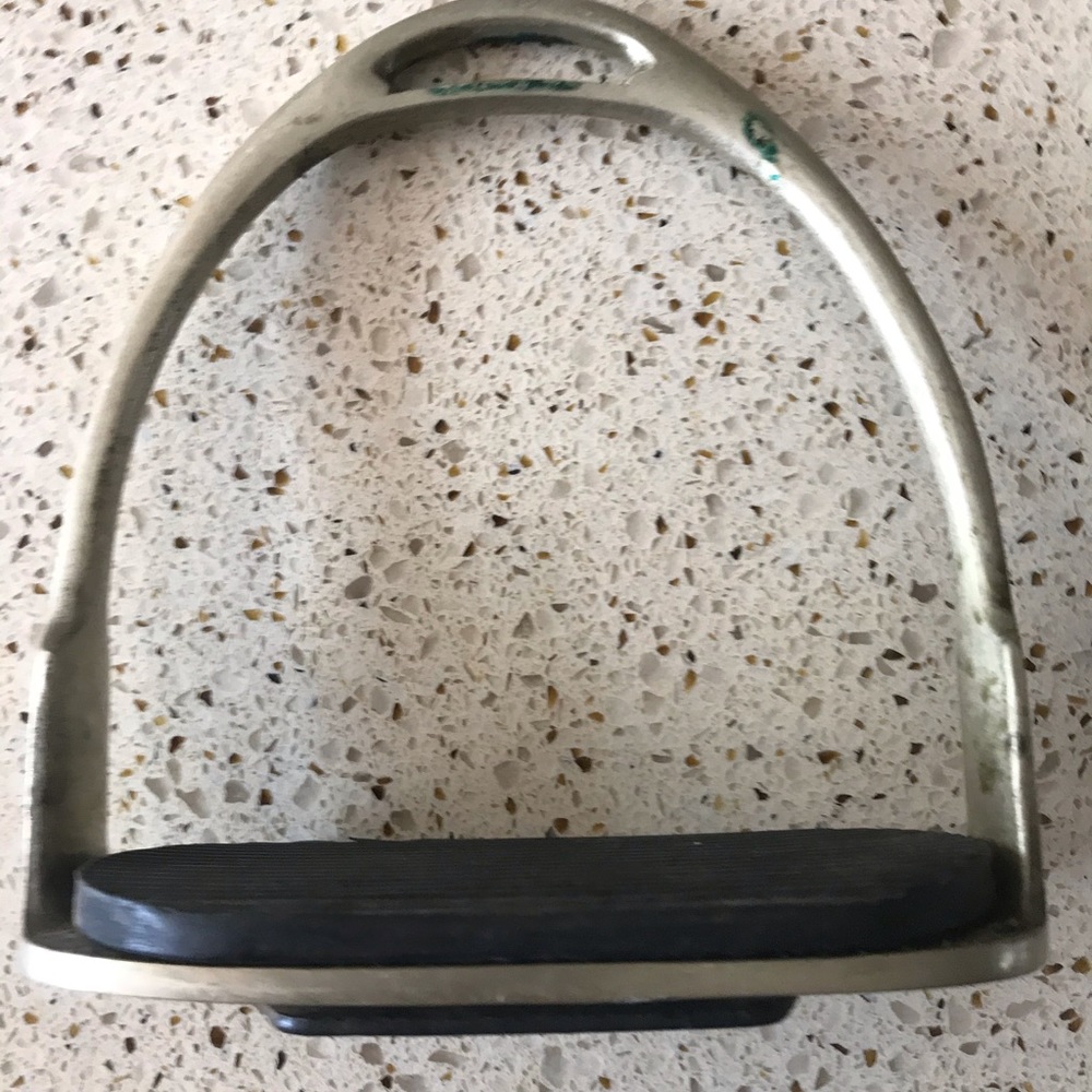 Never rust solid brass irons - Picture 3 of 4